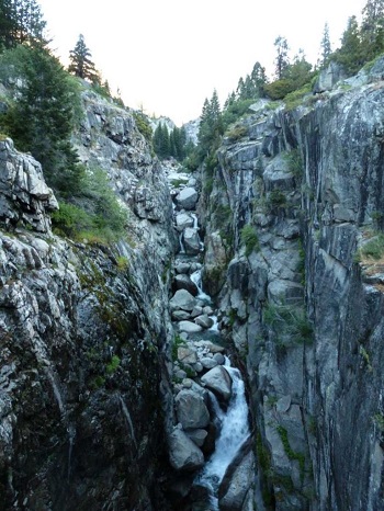 Lone Pine Creek Gorge before Hamilton Lake